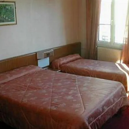 Aparthotel De La Terrasse 2*