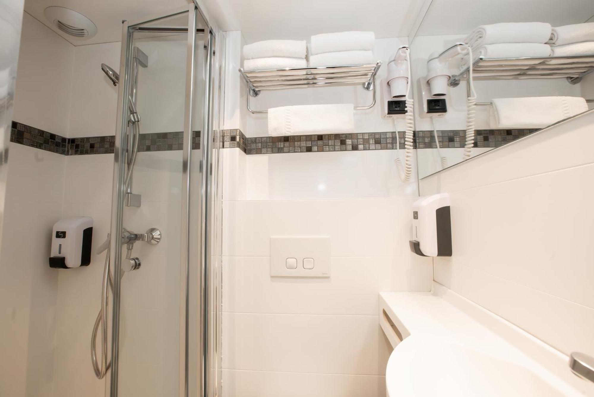 De La Terrasse Aparthotel 2*