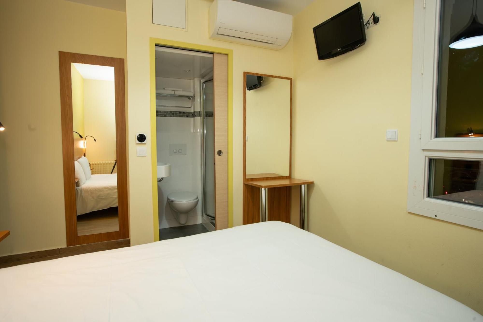 De La Terrasse 2* Paris